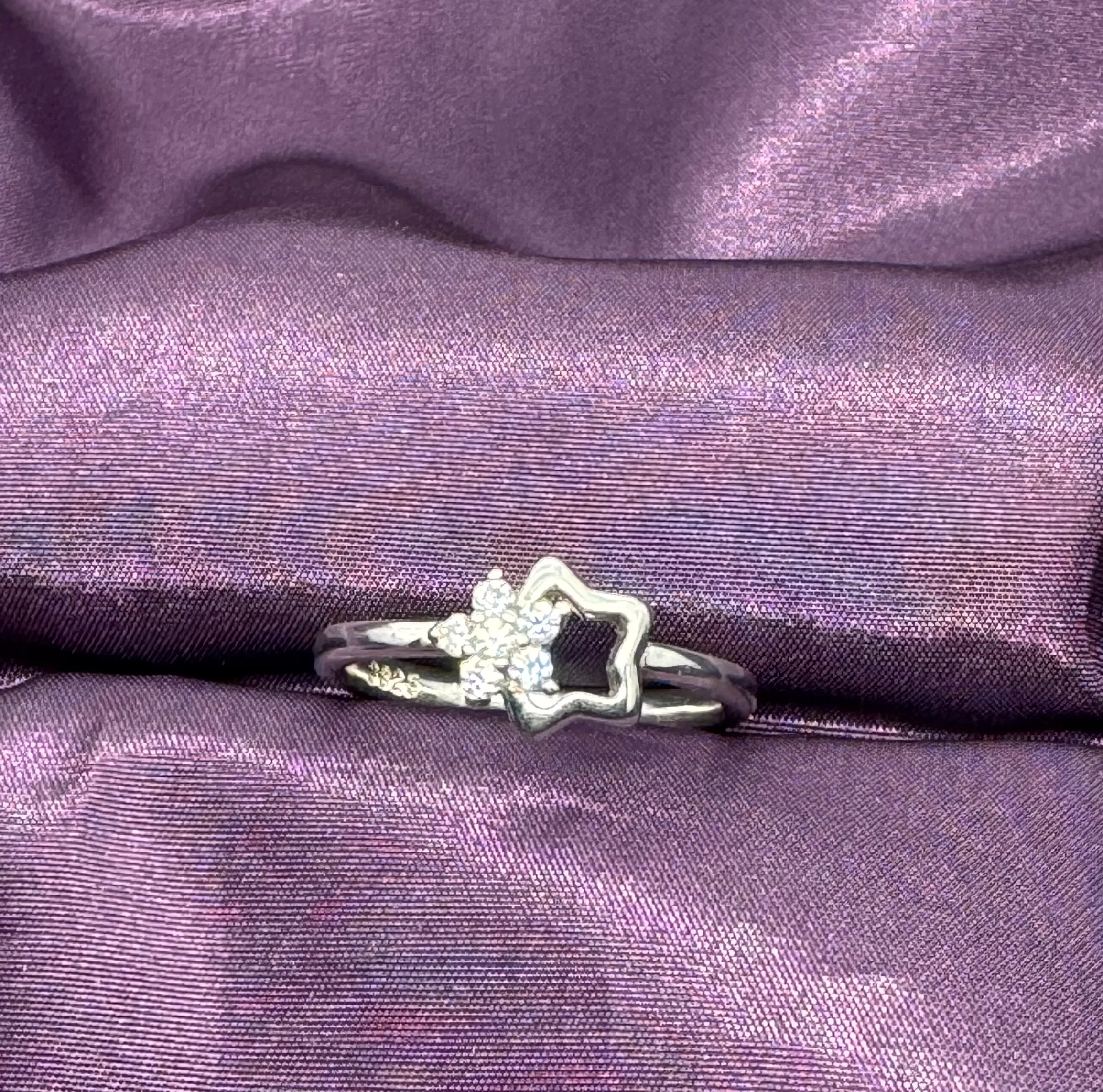Anillo Estrellas con piedra